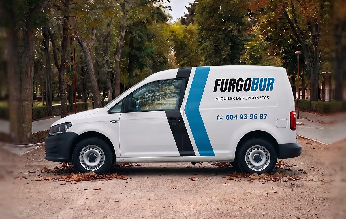 Furgoneta Pequeña de alquiler en Burgos con rotulado FurgoBur